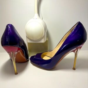 Boutique 9 - Delilah; Purple patent leather; Sz 7M; clear lucite/gold 3” heel